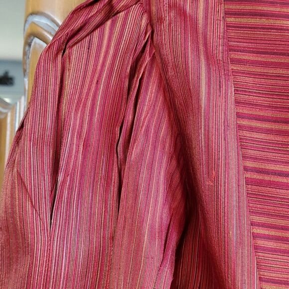 GOKALDAS IMAGES, silk blouse‎ size small. This lovely blouse has an Asian… - Picture 3 of 11